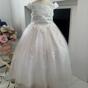 Brand new first communion dress. Size 4